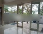 thumbnail-rumah-model-minimalis-modern-dengan-banyak-bukaan-lingkungan-sudah-banyak-4